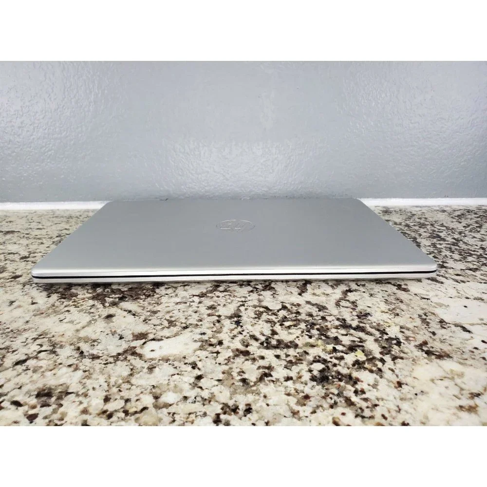 HP 15.6